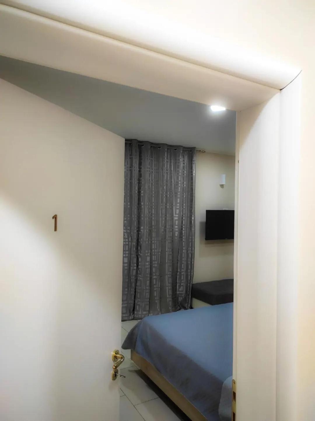 76 Avenue Suites Wi-Fi - Shuttle 雷焦卡拉布里亚 外观 照片
